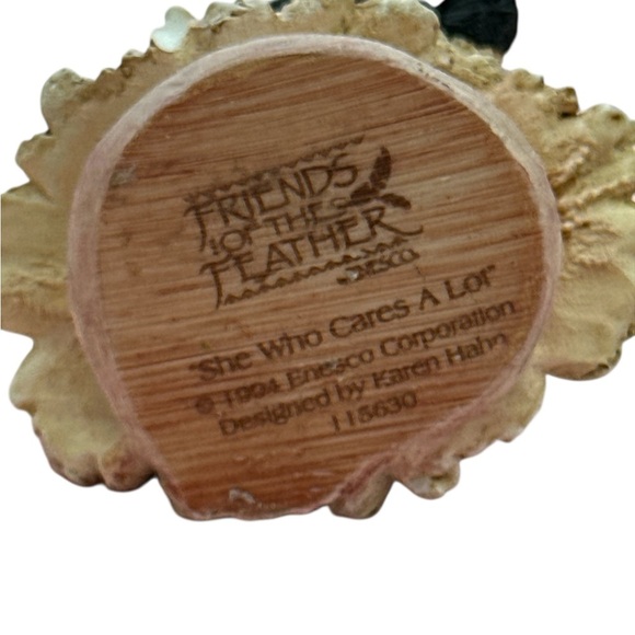 Vintage 1994 Friends of The Feather, She Who Cares A lot Figurine. - Picture 4 of 4